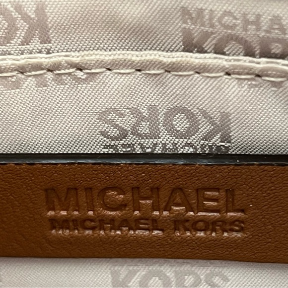 MICHAEL Michael Kors Brown Leather Small Messenger Bag - Picture 4 of 7